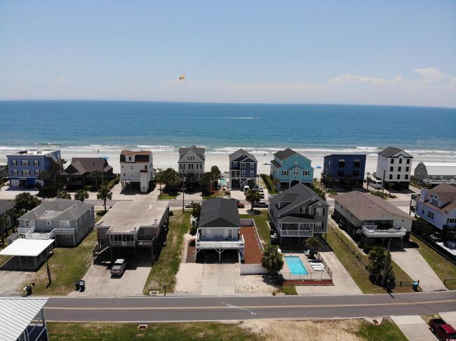 Aerial view of unending shoreline | Image 24