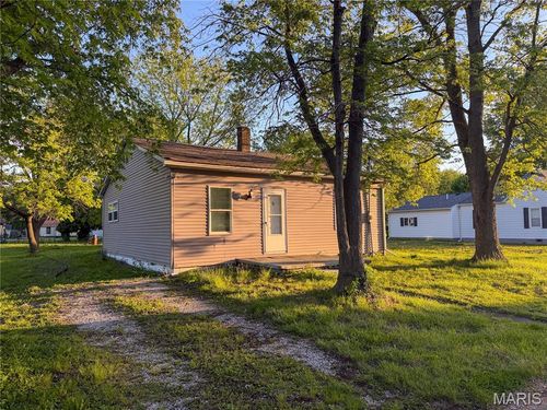 305 Mine Rd, Sawyerville, IL, 62085-1114 | Card Image