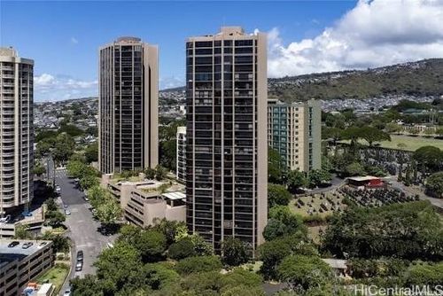 i19b-38 S Judd St, Honolulu, HI, 96817-2604 | Card Image