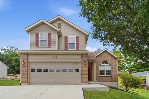 251 Fairborn Dr, Hamilton, OH, 45013-3521 | Card Image