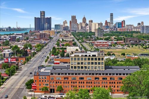 703-6533 E Jefferson Ave, Detroit, MI, 48207-4366 | Card Image