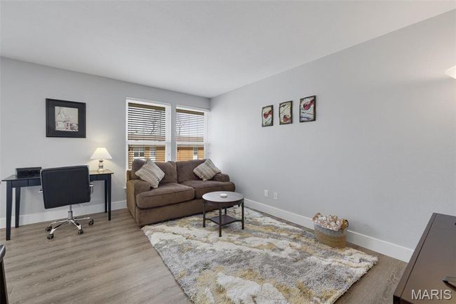 Family Room with Desk | Image 13