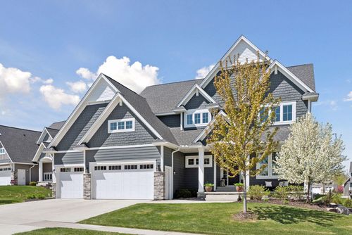 7529 Urbandale Ln N, Maple Grove, MN, 55311-2258 | Card Image