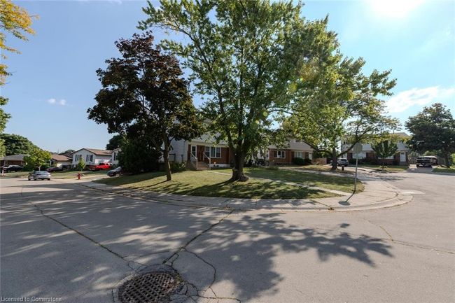 56 Raleigh Crt, House other with 3 bedrooms, 3 bathrooms and 2 parking in Hamilton ON | Image 41