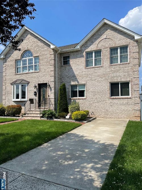 25 Elizabeth Ct, Secaucus, NJ, 07094-3801 | Card Image
