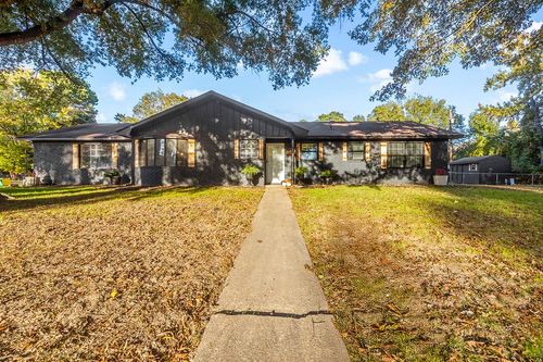 204 Arroyo Dr, Texarkana, TX, 75503-2302 | Card Image