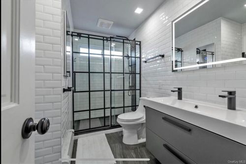 2733 Lee Pl, Bellmore, NY, 11710-5003 | Card Image
