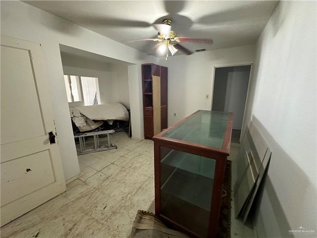 203 N Kansas Ave, House other with 4 bedrooms, 3 bathrooms and 1 parking in Weslaco TX | Image 23