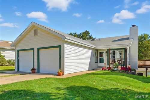 1020 Treetop Village Dr, Ballwin, MO, 63021-7453 | Card Image