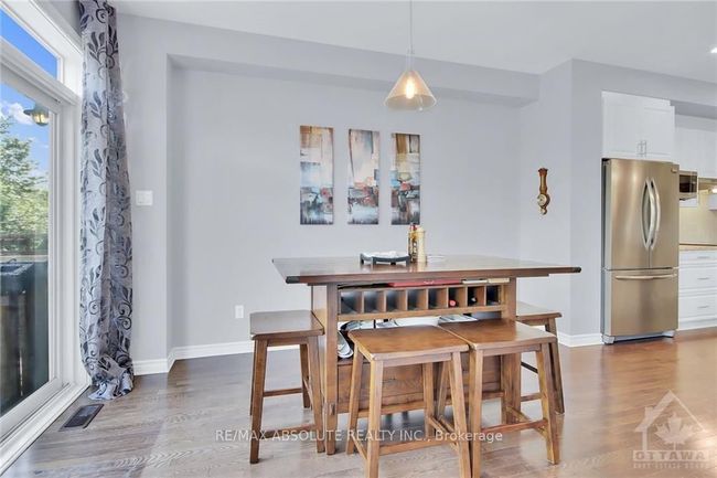 266 Wood Acres Grve, House attached with 3 bedrooms, 3 bathrooms and 2 parking in Blossom Park - Airport and Area ON | Image 11