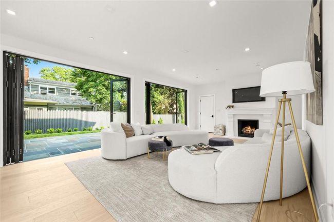 14 White Plains Rd, House other with 4 bedrooms, 4 bathrooms and 3 parking in Bronxville NY | Image 13