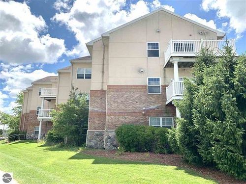 301 N Lake St, Cadillac, MI, 49601-1881 | Card Image