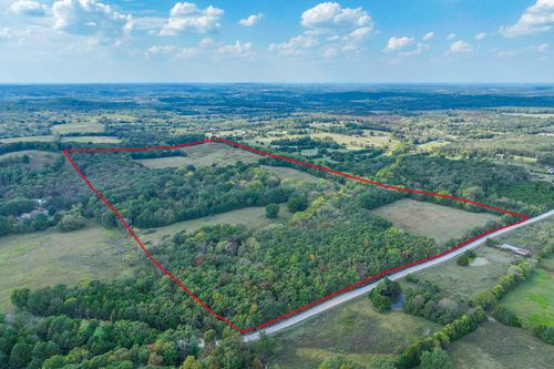 S21t30r19 White Clover Rd, Strafford, MO, 65757 | Card Image