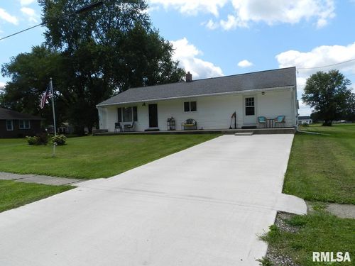 325 S Elm St, Hull, IL, 62343 | Card Image
