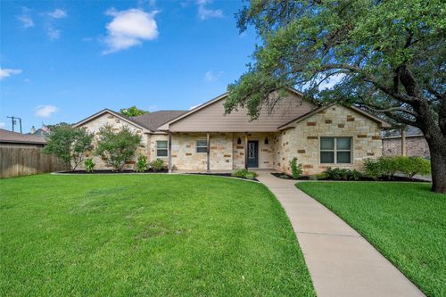 1509 N Reagan St, West, TX, 76691-1025 | Card Image