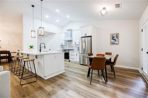 5195 Hillcrest Glenn Dr, Sugar Hill, GA, 30518-6378 | Card Image