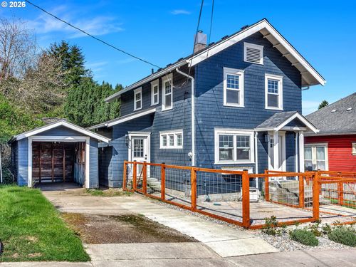 933 8th St, Astoria, OR, 97103-4821 | Card Image