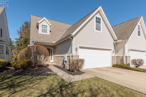 18608 Southporte, Strongsville, OH, 44136-5260 | Card Image