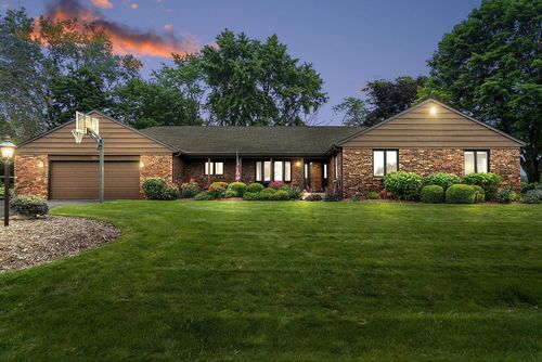 9822 N Concord Drive, Mequon, WI, 53097 | Card Image