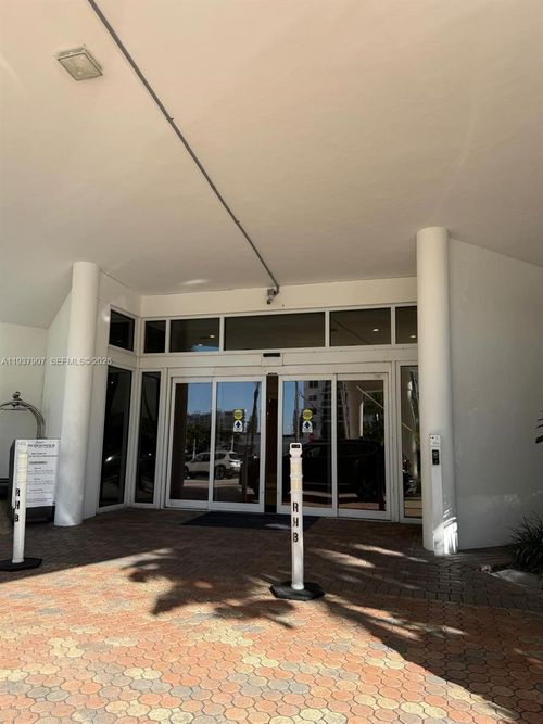 apt-107-3001 S Ocean Dr, Hollywood, FL, 33019-2862 | Card Image