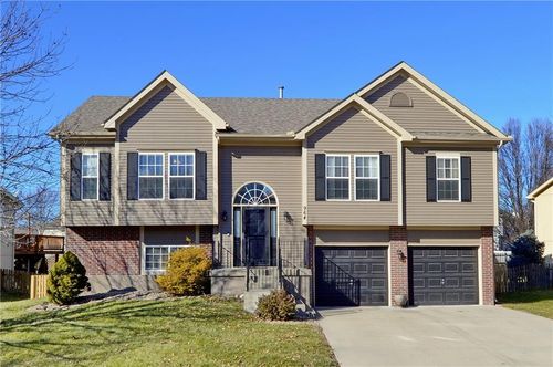 964 Wellington Way, Liberty, MO, 64068-1482 | Card Image