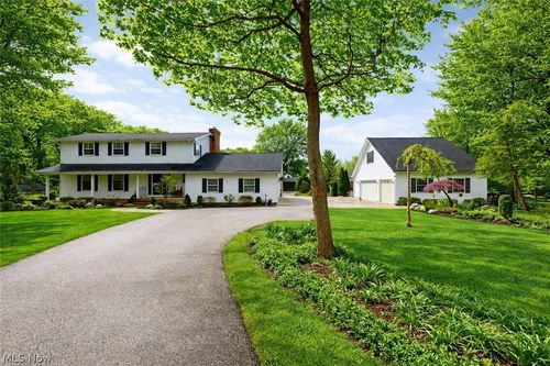 7885 Pear Tree Drive, Chesterland, OH, 44026 | Card Image