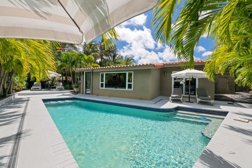 5210 Ne 17th Ter, Fort Lauderdale, FL, 33334-5869 | Card Image