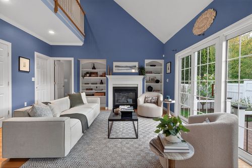 22-22 Braeburn Ln, Ashland, MA, 01721-4400 | Card Image