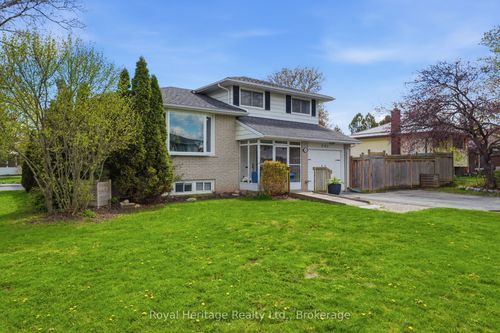 641 Freemont Rd, Belleville, ON, K8N1Z2 | Card Image
