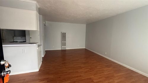 apt-10-519 Branard St, Houston, TX, 77006-5044 | Card Image