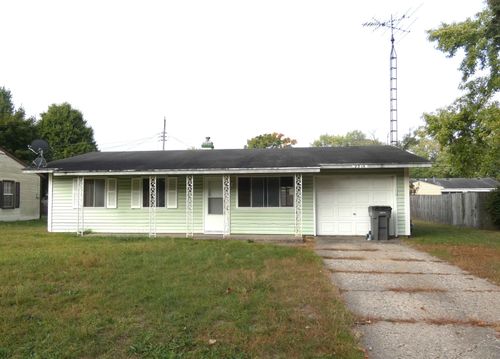 2314 Westfield Dr, Niles, MI, 49120-4504 | Card Image