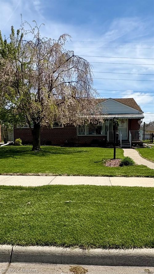 15121 Pennsylvania Ave, Allen Park, MI, 48101-3700 | Card Image