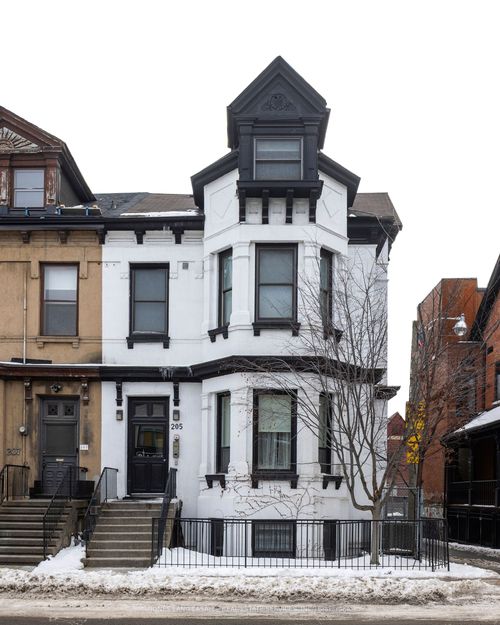 205 Gerrard St E, Toronto, ON, M5A2E7 | Card Image