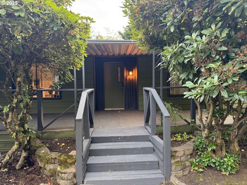 2386 N Menzies Ct, Portland, OR, 97217-8219 | Card Image