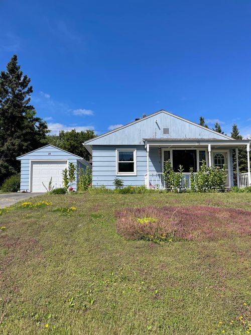 18 Charles Cir, Silver Bay, MN, 55614-1316 | Card Image