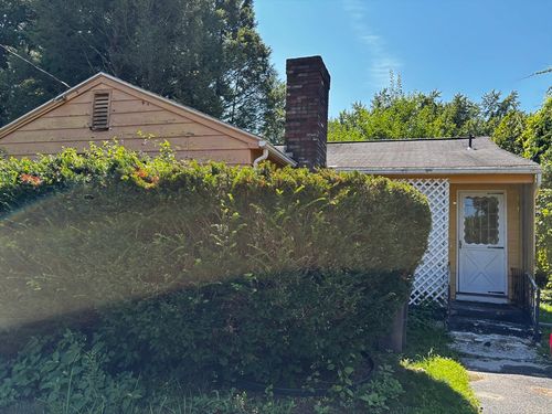 48 Beckwith Ave, Westfield, MA, 01085-2204 | Card Image