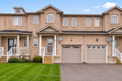 32 Admiral Crescent, Essa, ON, L0M1B4 | Card Image