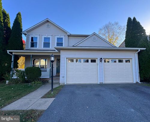 6217 Oaklawn Ln, WOODBRIDGE, VA, 22193-3996 | Card Image