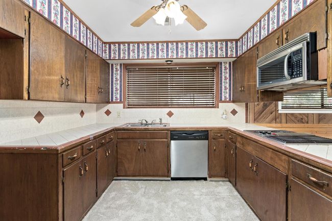 715 Highway 326 S, House other with 3 bedrooms, 2 bathrooms and null parking in Sour Lake TX | Image 13