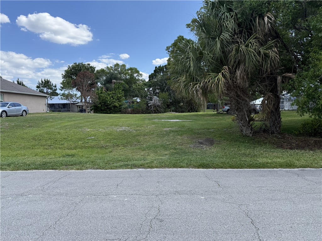 Land in Sebastian 2