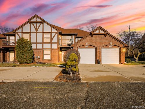 19500 W 11 Mile Rd, Lathrup Village, MI, 48076-3234 | Card Image