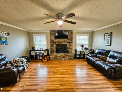 206 Hilltop Dr, Shelbyville, TN, 37160-4806 | Card Image