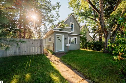 441 S Garfield Ave, Traverse City, MI, 49686-2950 | Card Image
