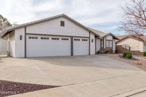 42307 61st St W, Quartz Hill, CA, 93536-3702 | Card Image