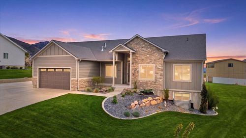 1034 E 50 N, Hyde Park, UT, 84318 | Card Image