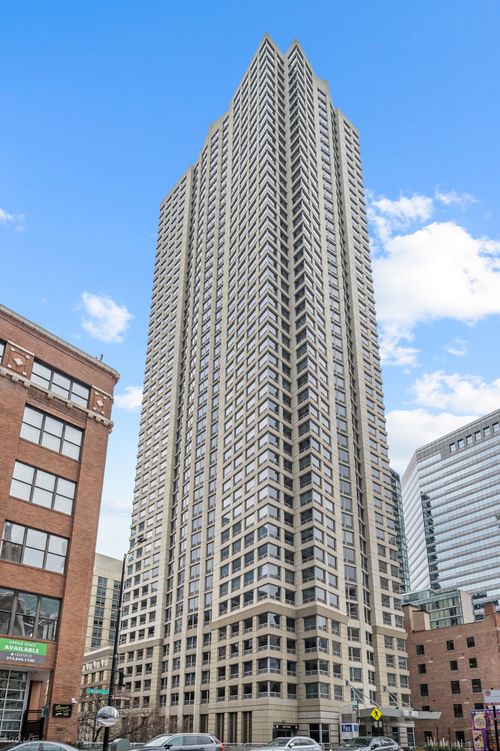 2806-440 N Wabash Ave, Chicago, IL, 60611-7652 | Card Image