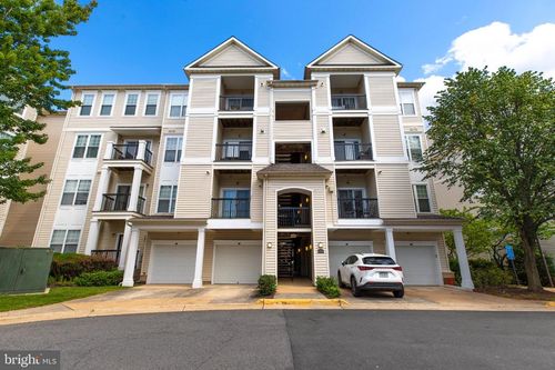 3-303-11321 Aristotle Dr, FAIRFAX, VA, 22030-7497 | Card Image