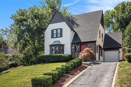 2013 W 50th St, Westwood Hills, KS, 66205-2025 | Card Image