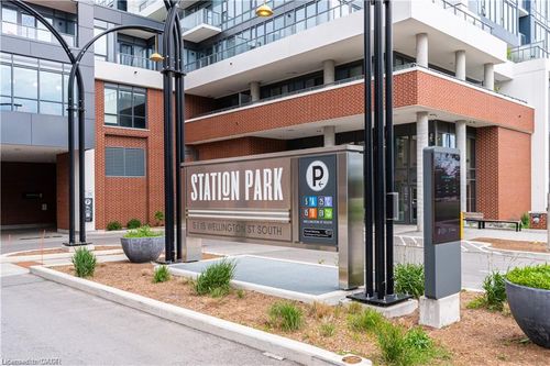 210-15 Wellington St S, Kitchener, ON, N2G0E4 | Card Image