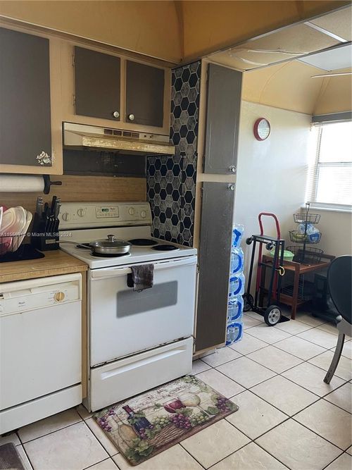 apt-j310-8380 Sands Point Blvd, Tamarac, FL, 33321-3876 | Card Image
